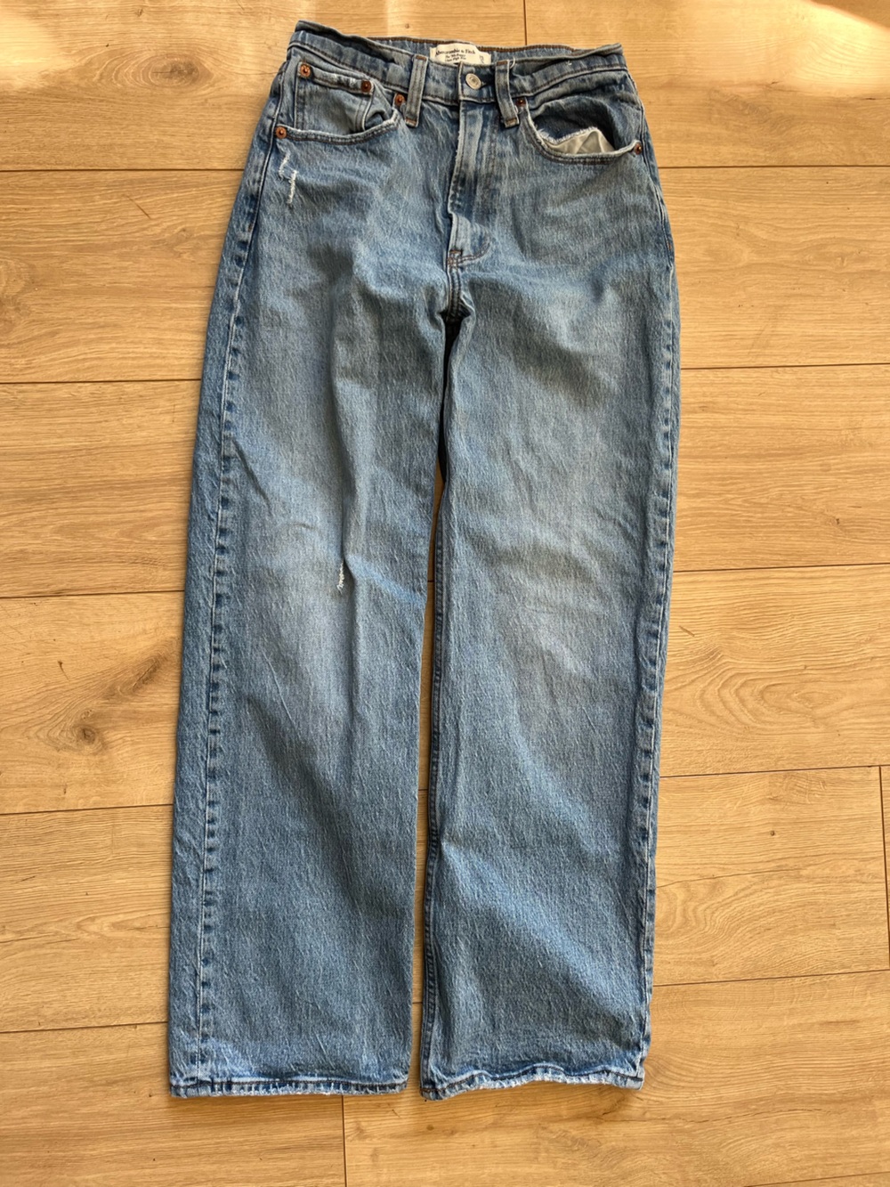 Abercrombie 90s baggy jeans